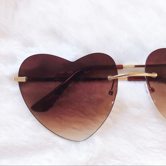 Miley Light Brown Gradient Heart Sunglasses - Picture 4 of 11